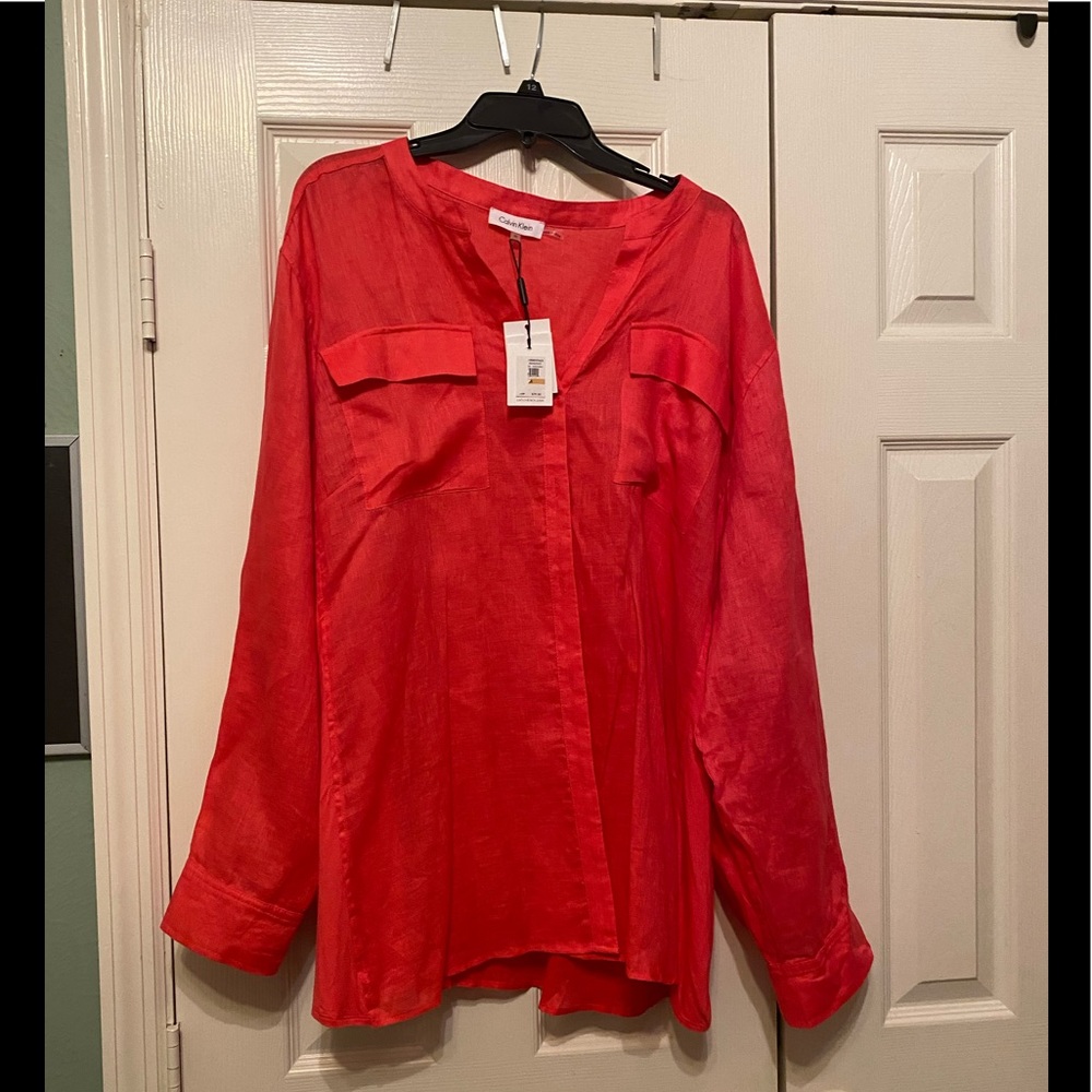 New-Calvin Klein Woman’s Top with side sleeves